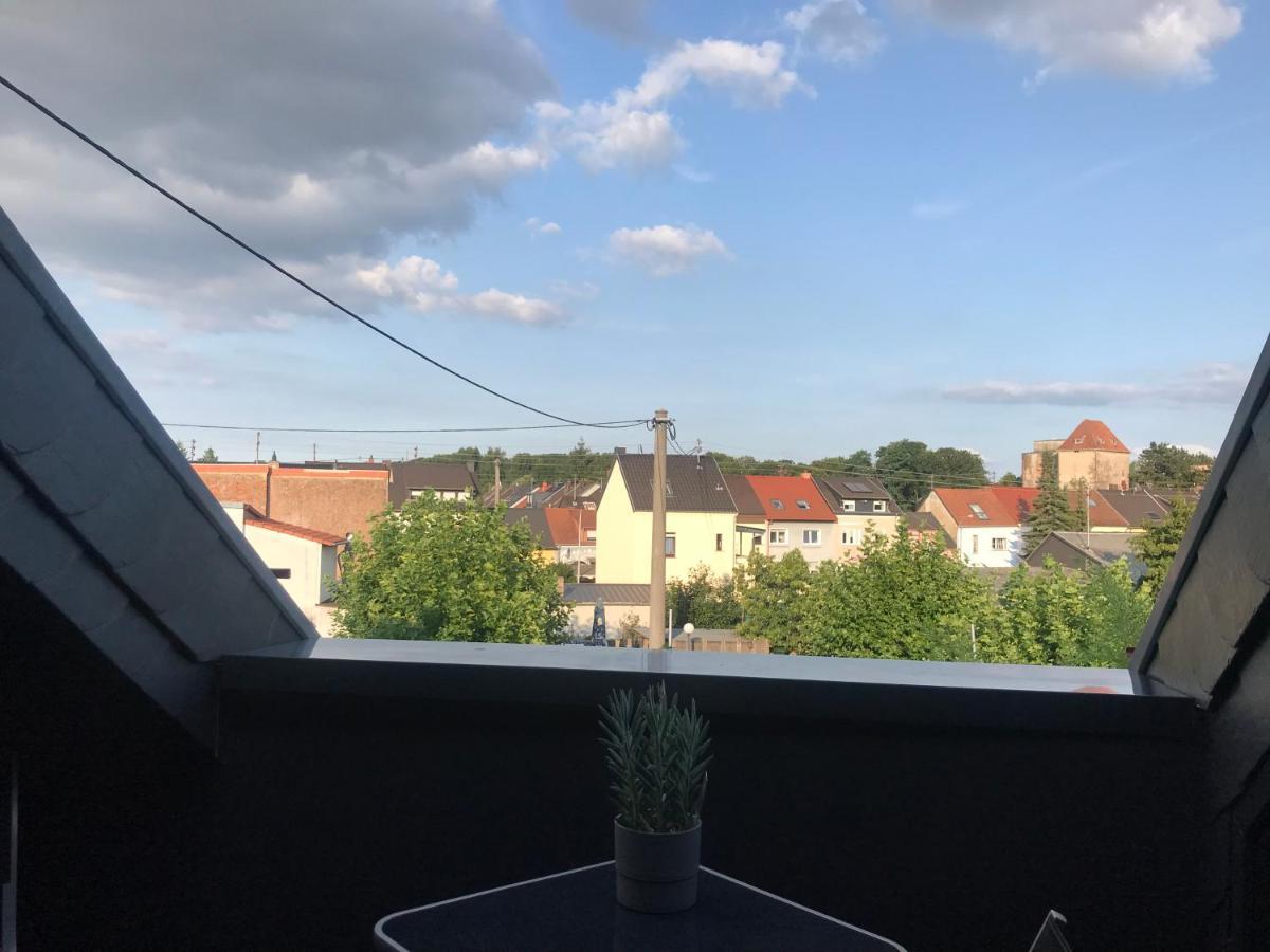 Apartment Mit Dachloggia Saarlouis Exteriör bild